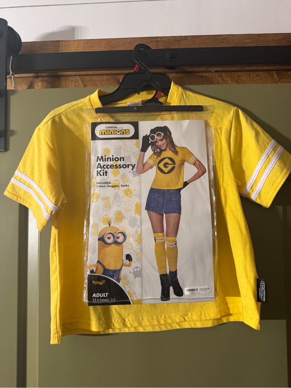 Spirit Halloween Minions Adult T Shirt Costume Kit